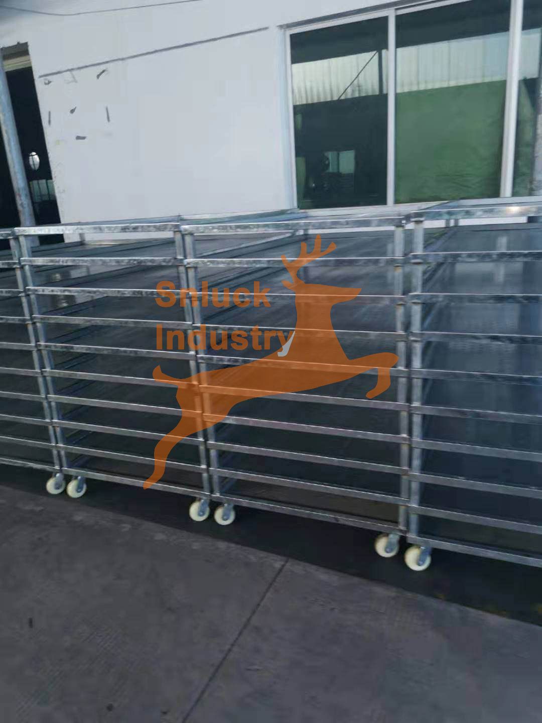 Batch Operation Dehydrator Snluck Industry Trays for dehydration produce Snluck Industry